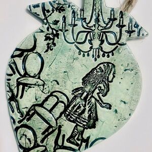 🎩🫖 New 🎁 Alice in Wonderland Handmade Ceramic Wall Hanging Strawberry Decor